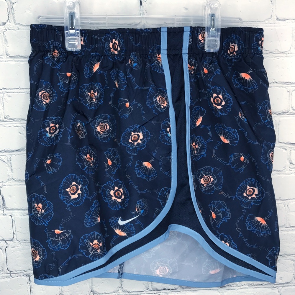 Nike Dri-Fit Shorts - Picture 4 of 6